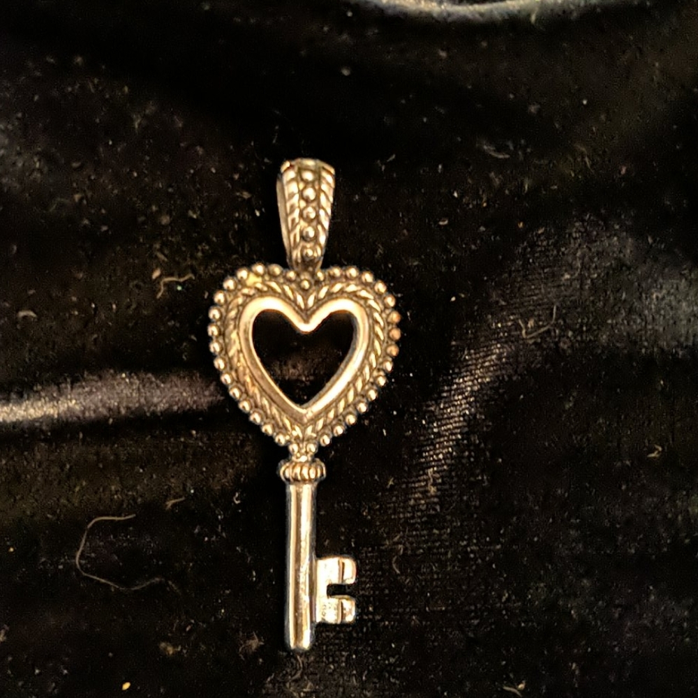 Lia Sopia key pendant
